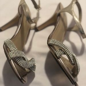 (OFFERS) Unworn Browns Size 7 Crystal Heel